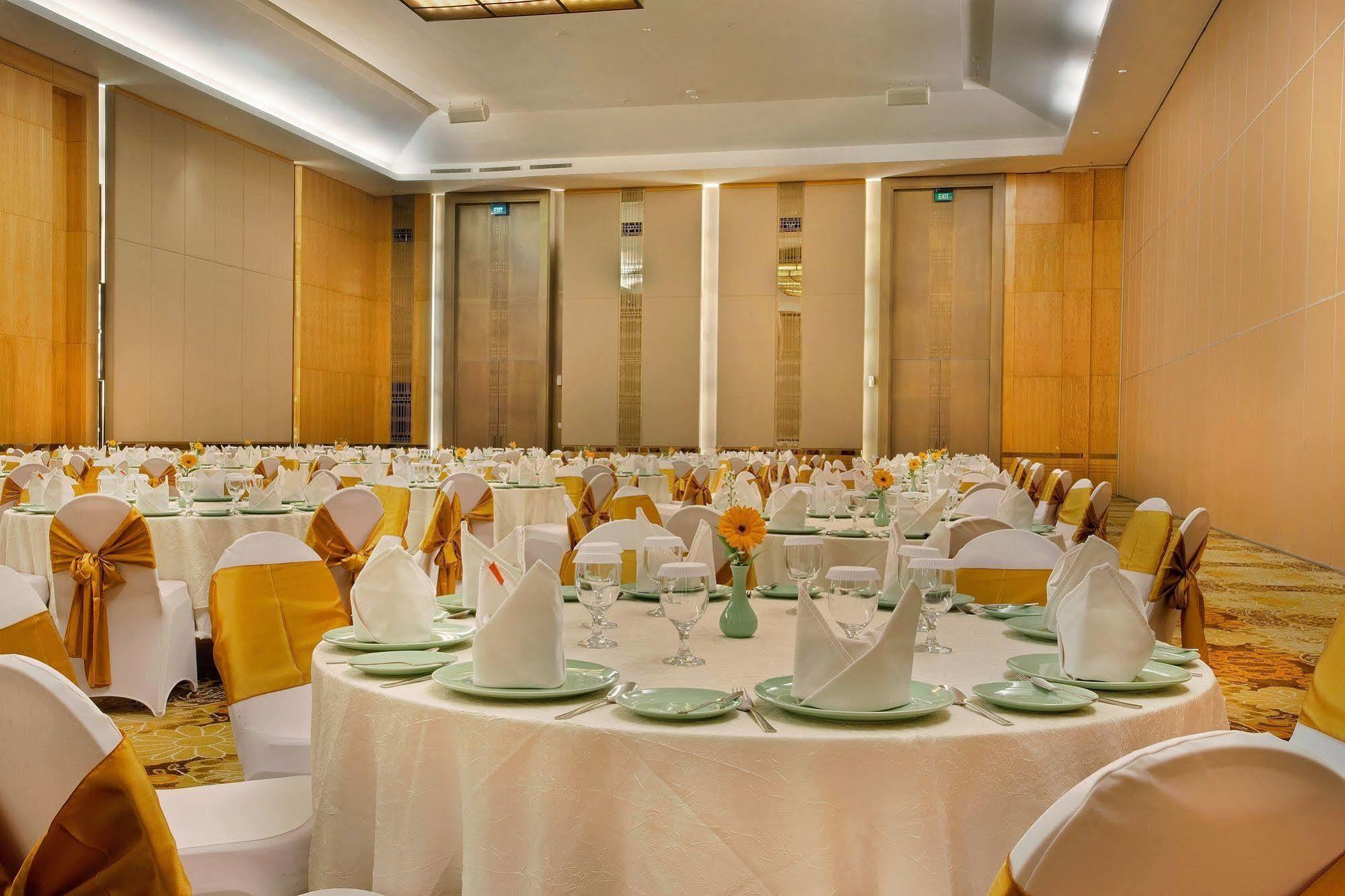 แฮริส โฮเต็ล แอนด์ คอนเวนชั่น มาลัง Hotel มะลัง ภายนอก รูปภาพ