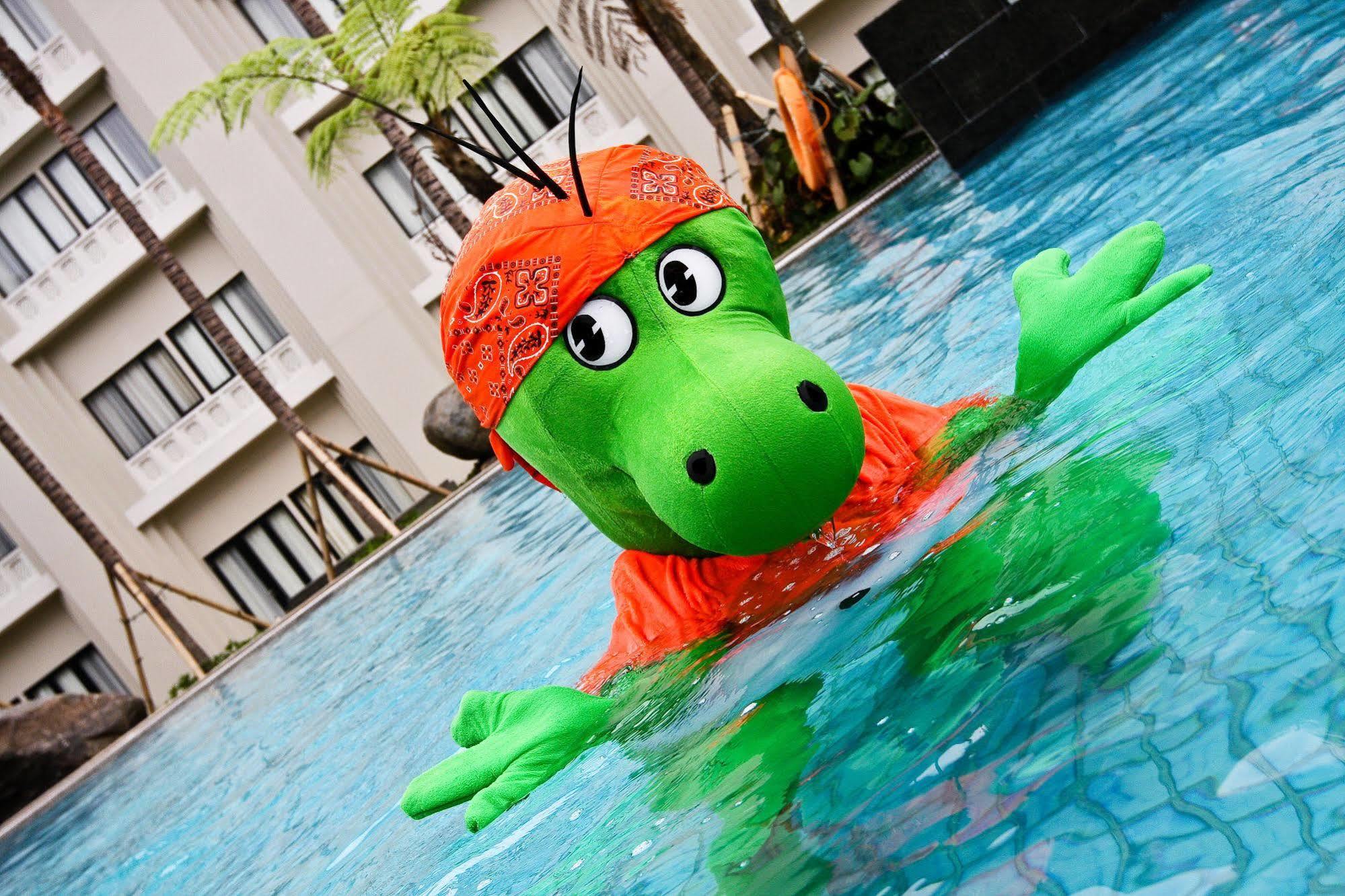 แฮริส โฮเต็ล แอนด์ คอนเวนชั่น มาลัง Hotel มะลัง ภายนอก รูปภาพ