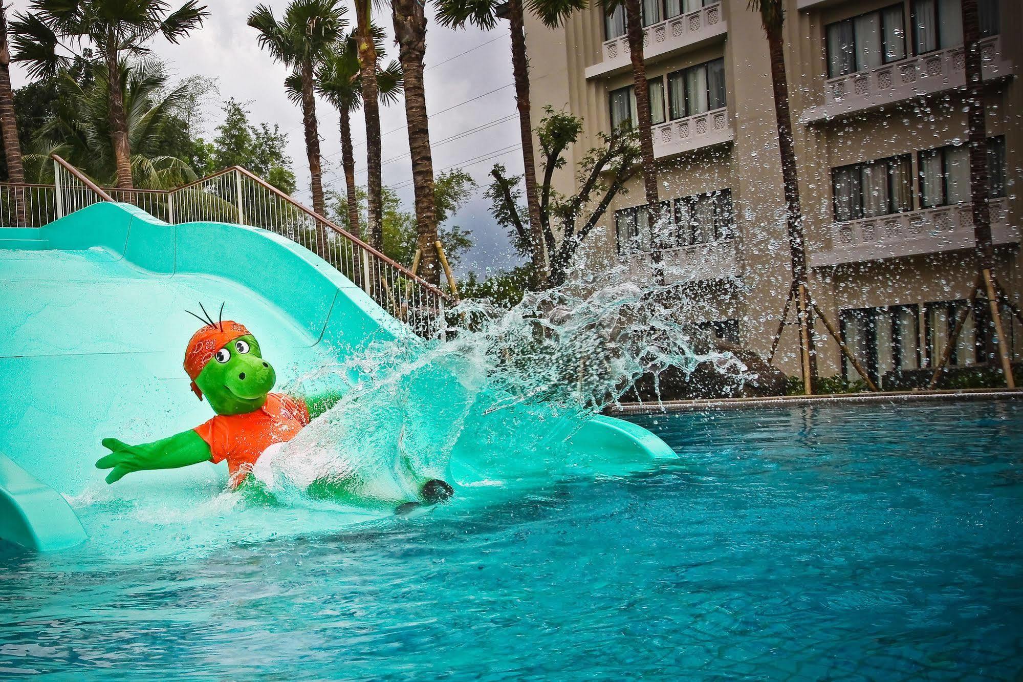 แฮริส โฮเต็ล แอนด์ คอนเวนชั่น มาลัง Hotel มะลัง ภายนอก รูปภาพ